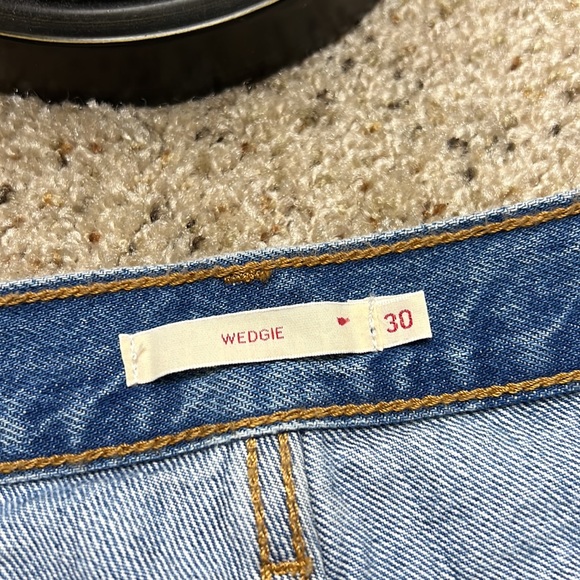 NWT High Rise Free People x Levi’s Wedgie Distressed Jeans- sz30 - Picture 5 of 10